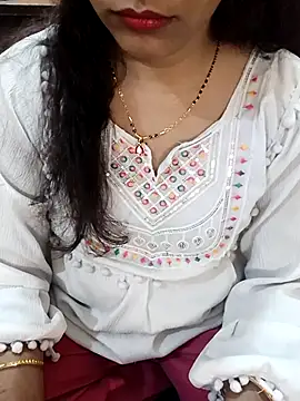 Snapshot of Diya_143 chatting on 10/18/25, 05:31 Diya 143 online show from 10/18/25, 05:31