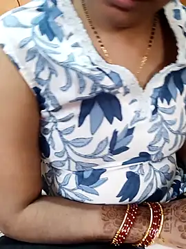 Snapshot of Diya_143 chatting on 10/15/25, 06:22 Diya 143 online show from 10/15/25, 06:22