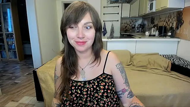 StacyTigerr online show from 10/03/25, 01:45