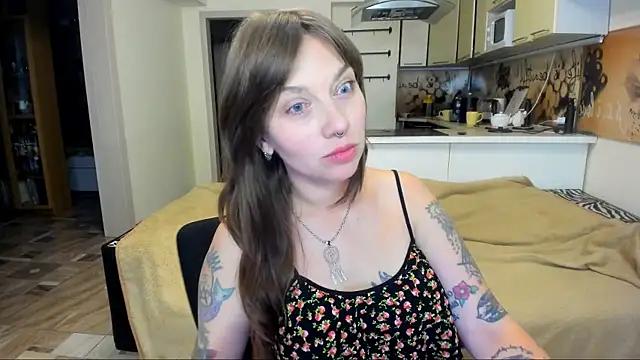 StacyTigerr online show from 10/05/25, 03:03