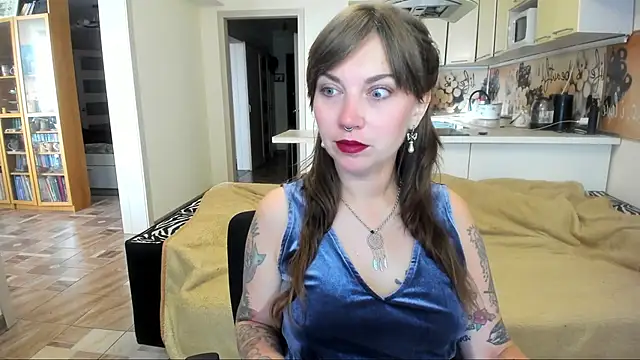 StacyTigerr online show from 09/30/25, 05:24