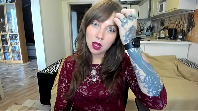 StacyTigerr online show from 10/02/25, 08:29