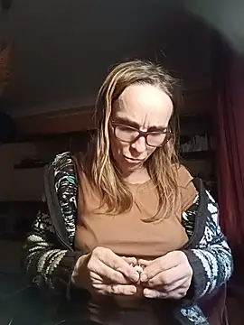 Dettybitch40 online show from 11/17/25, 01:48