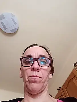 Dettybitch40 online show from 10/20/25, 08:48