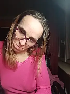 Dettybitch40 online show from 12/17/25, 04:23