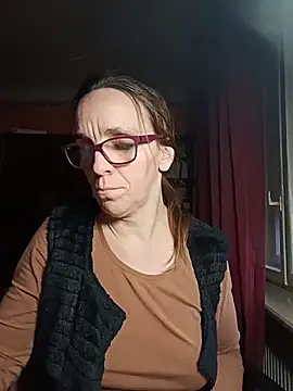 Dettybitch40 online show from 11/28/25, 03:12