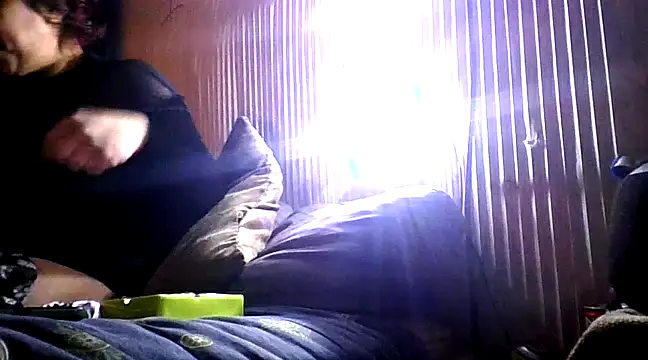 Snapshot of Shelzy420 chatting on 03/23/25, 05:54 Shelzy420 online show from 03/23/25, 05:54