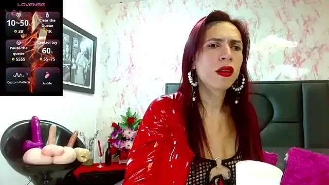 Snapshot of VanessaWolf chatting on 10/25/25, 12:04 VanessaWolf online show from 10/25/25, 12:04