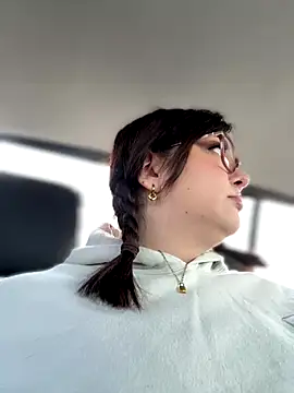 nativepumpkin95 online show from 10/17/25, 07:37