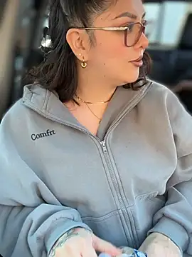 Snapshot of nativepumpkin95 chatting on 02/14/26, 10:32 nativepumpkin95 online show from 02/14/26, 10:32