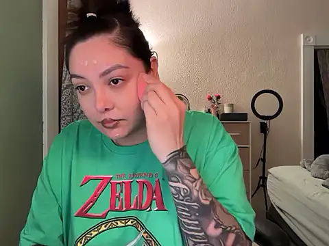 nativepumpkin95 online show from 11/18/25, 08:45