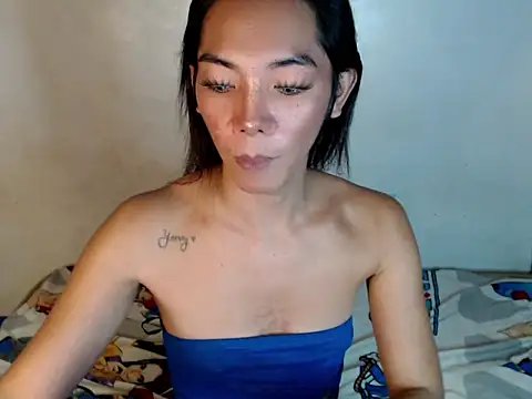 Snapshot of perly_169 chatting on 03/15/25, 02:45 perly 169 online show from 03/15/25, 02:45