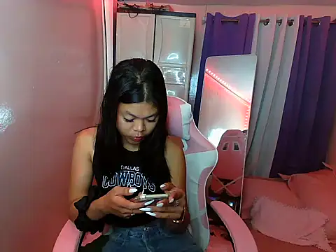 Snapshot of young_salsalita chatting on 03/17/25, 12:14 young salsalita online show from 03/17/25, 12:14