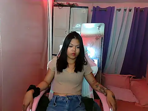 Snapshot of young_salsalita chatting on 03/19/25, 11:28 young salsalita online show from 03/19/25, 11:28