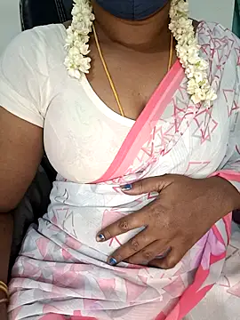 Tamil-hotwife online show from 03/18/26, 03:57