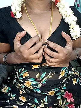 Snapshot of Tamil-hotwife chatting on 04/23/26, 05:03 Tamil-hotwife online show from 04/23/26, 05:03