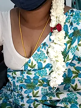 Snapshot of Tamil-hotwife chatting on 04/18/26, 04:53 Tamil-hotwife online show from 04/18/26, 04:53