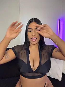 Sara mocca  online show from 04/07/26, 07:59