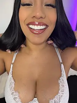 Sara mocca  online show from 04/14/26, 08:14