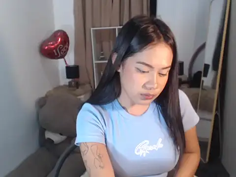 Snapshot of FrancineGarcia chatting on 06/28/26, 11:38 FrancineGarcia online show from 06/28/26, 11:38