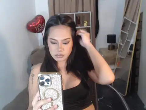 Snapshot of FrancineGarcia chatting on 06/23/26, 11:08 FrancineGarcia online show from 06/23/26, 11:08