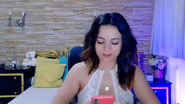 Snapshot of PlayfulElla chatting on 02/07/25, 06:56 PlayfulElla online show from 02/07/25, 06:56