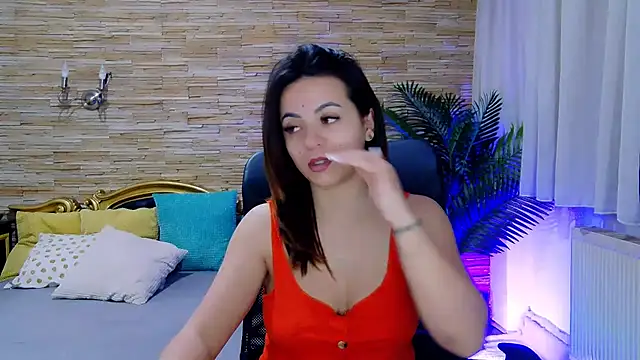 Snapshot of PlayfulElla chatting on 02/24/25, 05:54 PlayfulElla online show from 02/24/25, 05:54