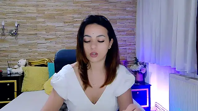 Snapshot of PlayfulElla chatting on 02/17/25, 12:05 PlayfulElla online show from 02/17/25, 12:05