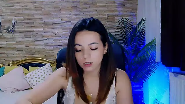 Snapshot of PlayfulElla chatting on 03/22/25, 09:02 PlayfulElla online show from 03/22/25, 09:02