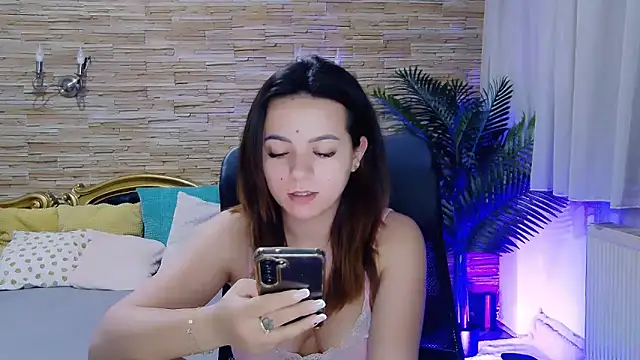 Snapshot of PlayfulElla chatting on 02/27/25, 03:26 PlayfulElla online show from 02/27/25, 03:26