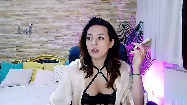 Snapshot of PlayfulElla chatting on 03/19/25, 12:01 PlayfulElla online show from 03/19/25, 12:01