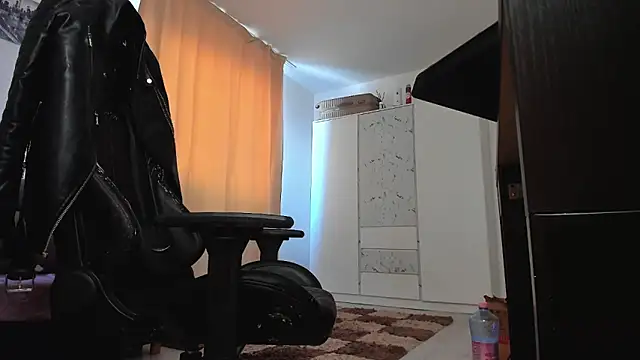 liamaesthetic online show from 04/26/26, 07:49