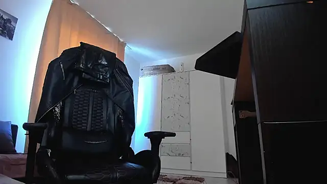 liamaesthetic online show from 05/11/26, 07:10