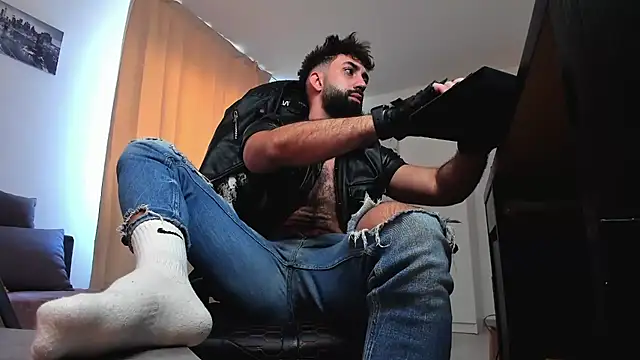 Snapshot of liamaesthetic chatting on 03/17/26, 08:06 liamaesthetic online show from 03/17/26, 08:06