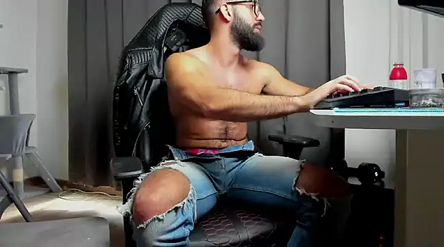 Snapshot of liamaesthetic chatting on 03/02/25, 10:16 liamaesthetic online show from 03/02/25, 10:16