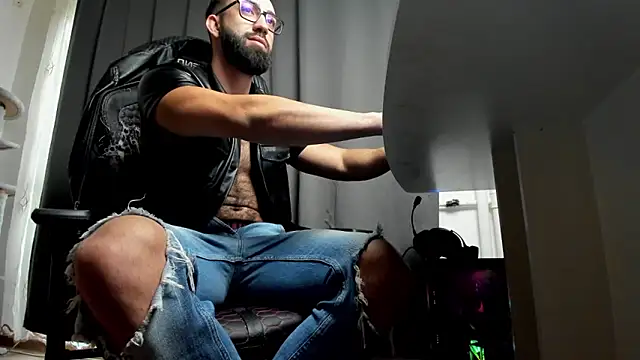 liamaesthetic online show from 11/26/25, 08:36