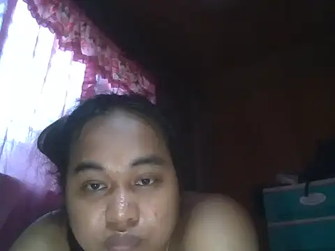 Snapshot of bettina_love chatting on 05/26/26, 07:28 bettina love online show from 05/26/26, 07:28
