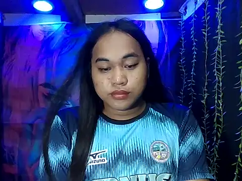 Snapshot of bettina_love chatting on 12/16/25, 08:02 bettina love online show from 12/16/25, 08:02