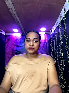 Snapshot of bettina_love chatting on 12/03/25, 03:29 bettina love online show from 12/03/25, 03:29