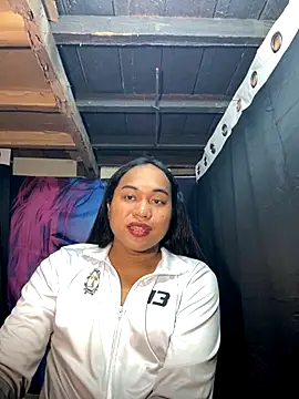 Snapshot of bettina_love chatting on 11/16/25, 04:01 bettina love online show from 11/16/25, 04:01