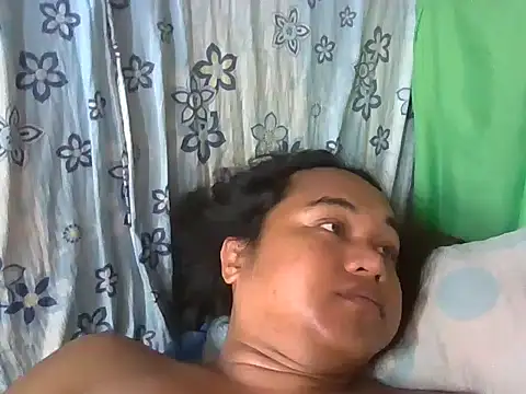 Snapshot of bettina_love chatting on 04/17/26, 03:42 bettina love online show from 04/17/26, 03:42