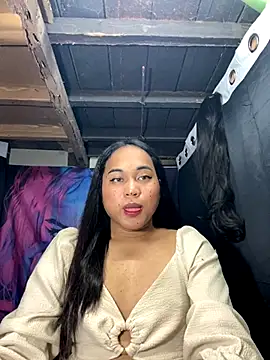 Snapshot of bettina_love chatting on 11/12/25, 11:25 bettina love online show from 11/12/25, 11:25