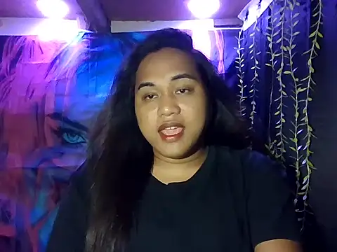 Snapshot of bettina_love chatting on 01/07/26, 02:11 bettina love online show from 01/07/26, 02:11