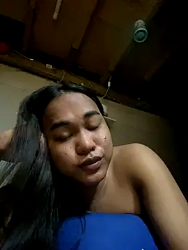 Snapshot of bettina_love chatting on 11/10/25, 04:45 bettina love online show from 11/10/25, 04:45