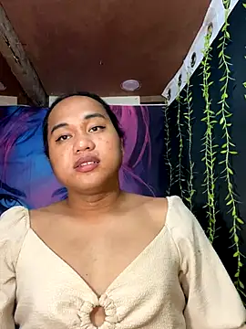 Snapshot of bettina_love chatting on 12/03/25, 03:33 bettina love online show from 12/03/25, 03:33