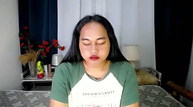 Snapshot of bettina_love chatting on 12/03/24, 11:29 bettina love online show from 12/03/24, 11:29