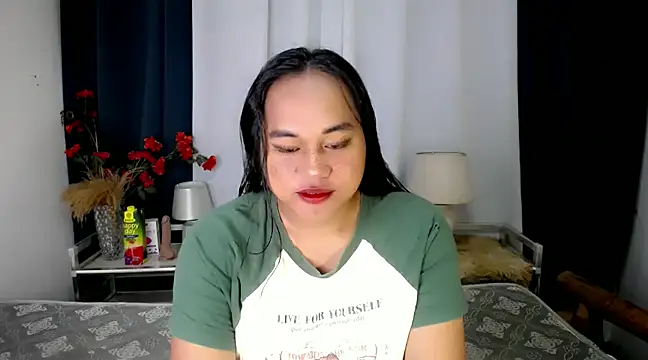 Snapshot of bettina_love chatting on 12/03/24, 08:22 bettina love online show from 12/03/24, 08:22