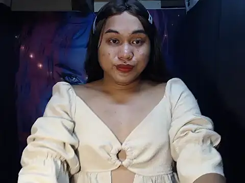 Snapshot of bettina_love chatting on 11/03/25, 10:02 bettina love online show from 11/03/25, 10:02