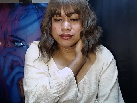 Snapshot of bettina_love chatting on 10/27/25, 10:22 bettina love online show from 10/27/25, 10:22