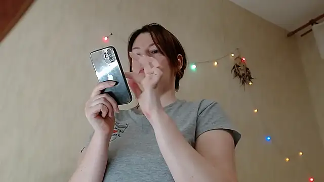 Kira land online show from 03/10/25, 05:29